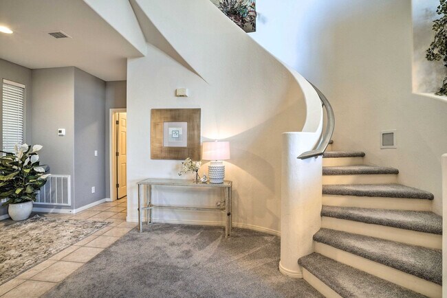Building Photo - 15240 N Clubgate Dr