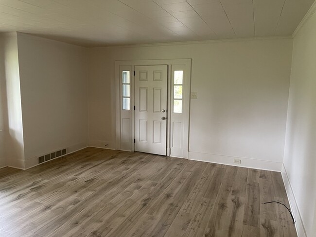 Building Photo - 2 bedrooms in Chippewa Township ~