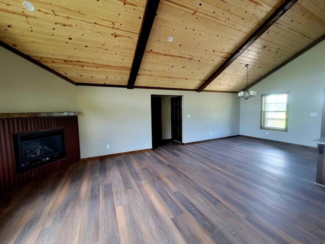 Building Photo - 401 Alpine Dr
