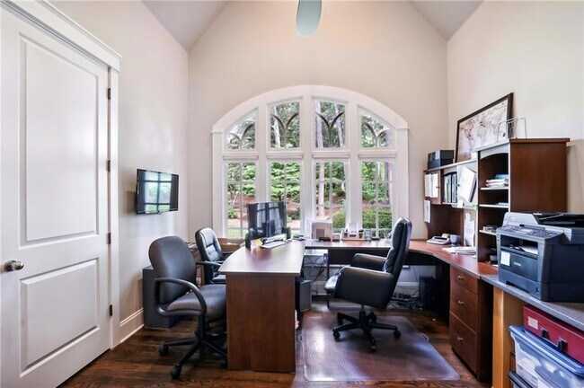 Building Photo - 6285 Aberdeen Dr NE