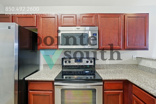 Building Photo - 8105 Nalo Creek Loop