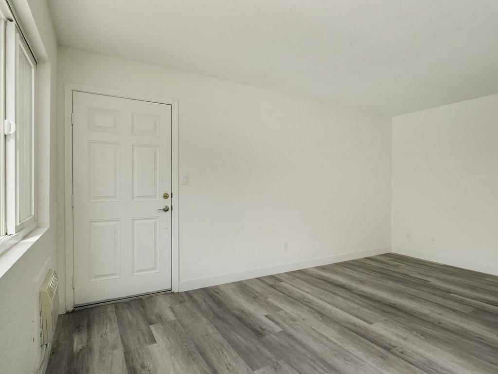 Building Photo - 6602 Beadnell Way
