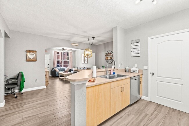 Building Photo - 308 Belmont Pl