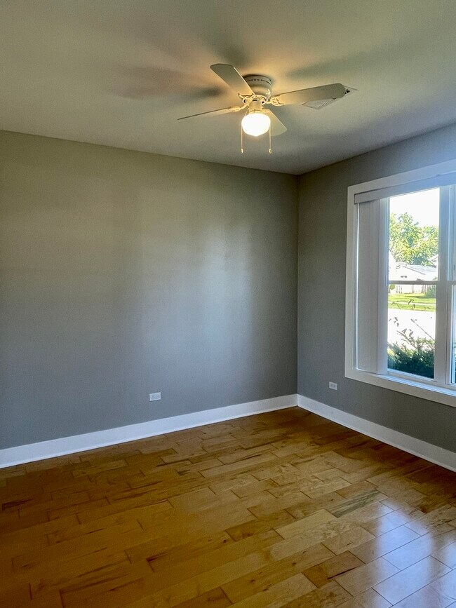 Building Photo - 1986 Pine St