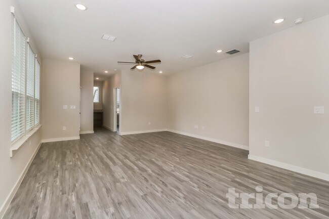 Building Photo - 625 Lindheimer Ln