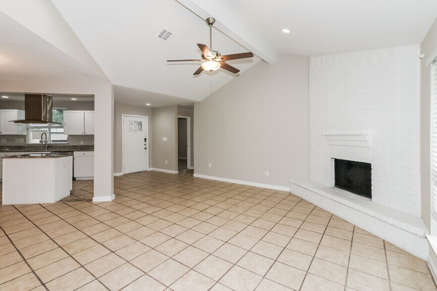 Building Photo - 2631 Dawn Star Dr