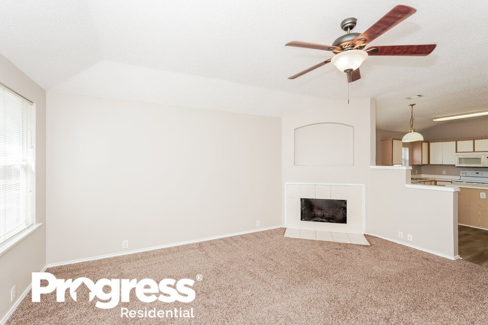Building Photo - 1519 Columbia Dr