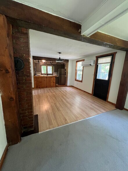 Building Photo - 734 Old Clinton Rd