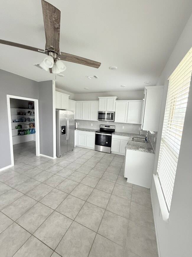 Building Photo - 3711 Brunswick Dr