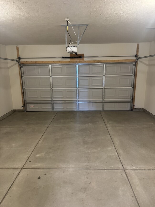 Building Photo - 5745 Holmstrom Ct
