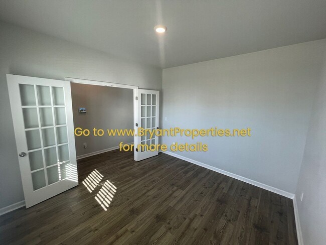 Building Photo - 1531 Rosewood Dr