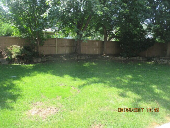 Building Photo - 4 Bedroom Home in Hobble Creek!