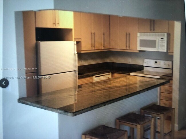 Building Photo - 150 SE 25th Rd