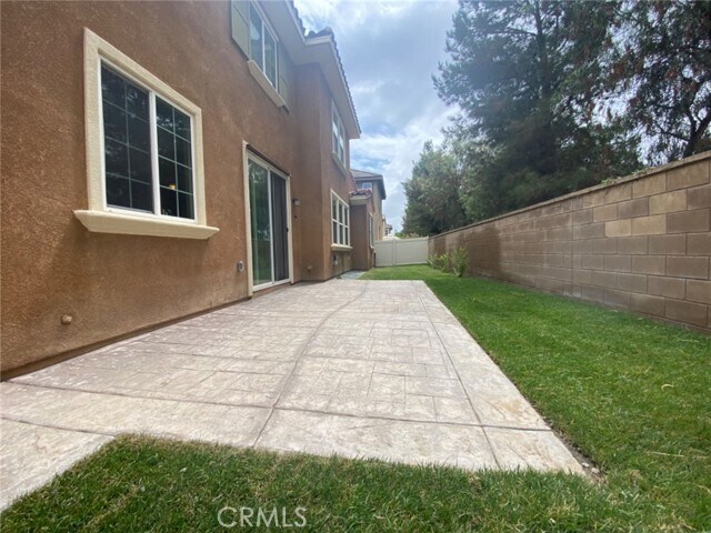 Building Photo - 40485 Amesbury Ln