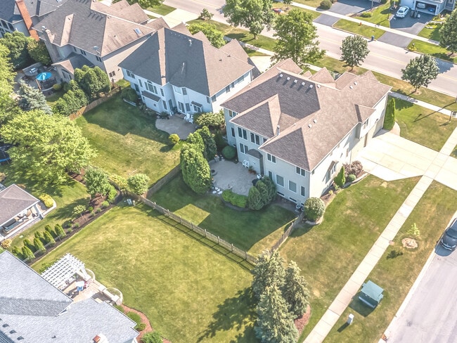 Building Photo - 2504 Skylane Dr