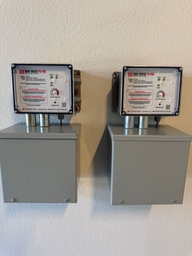 Building Photo - 1521 Golf Club Dr