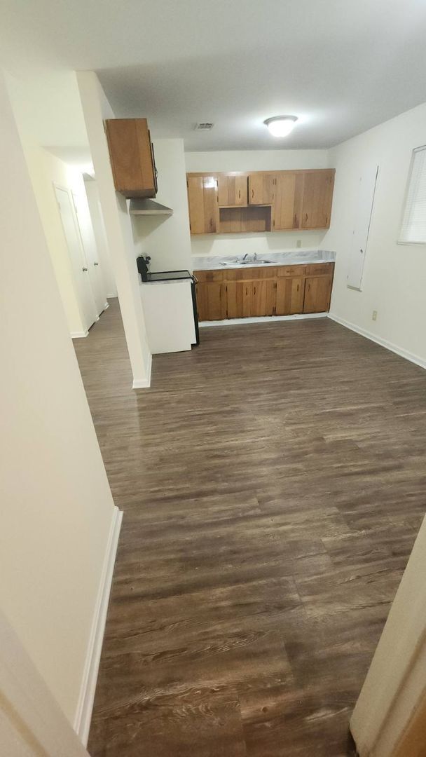 Building Photo - Brick Ranch House Near Downtown Augusta, GA!