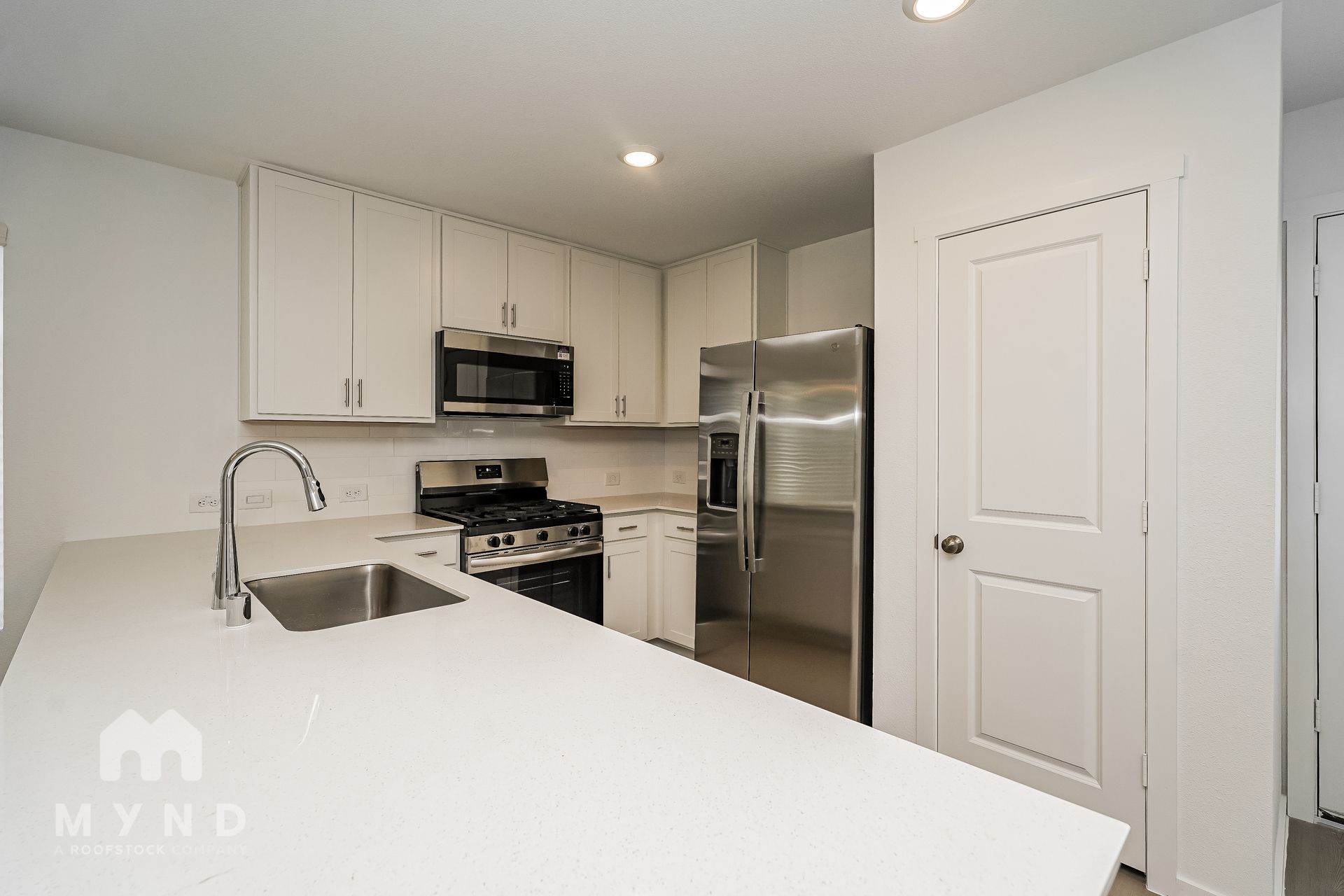 Building Photo - 2660 Mistwood Dr