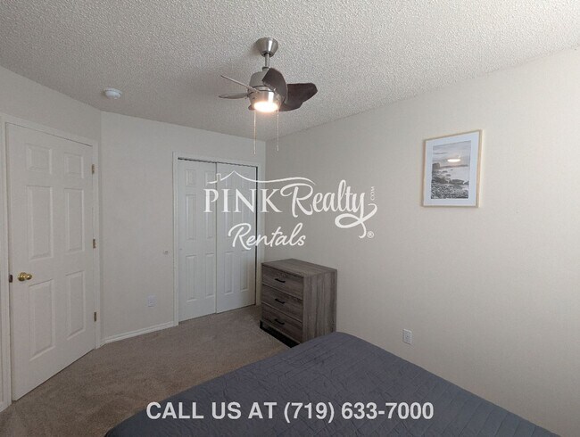 Building Photo - 955 Lords Hill Dr