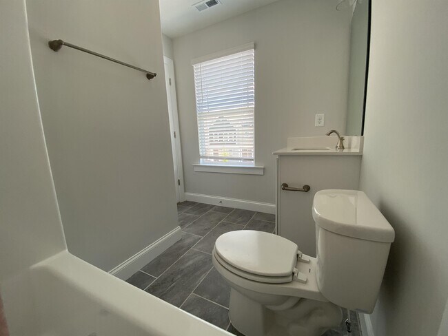 Building Photo - 339 Old Grove Ln