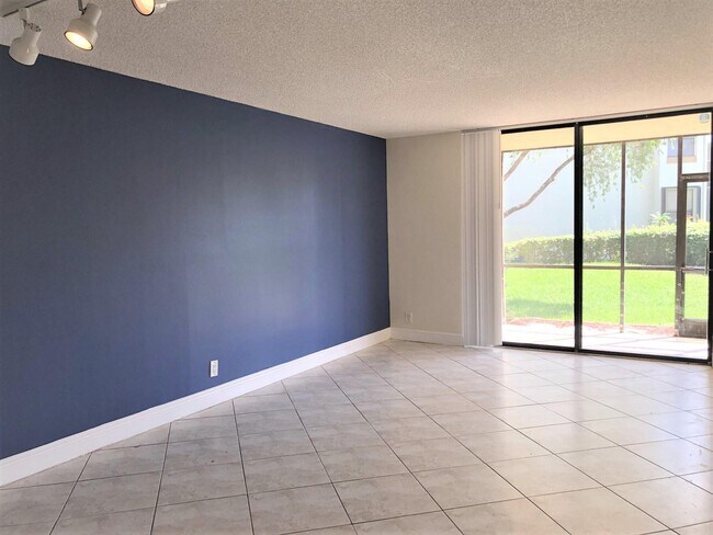 Building Photo - 1244 S Military Trail