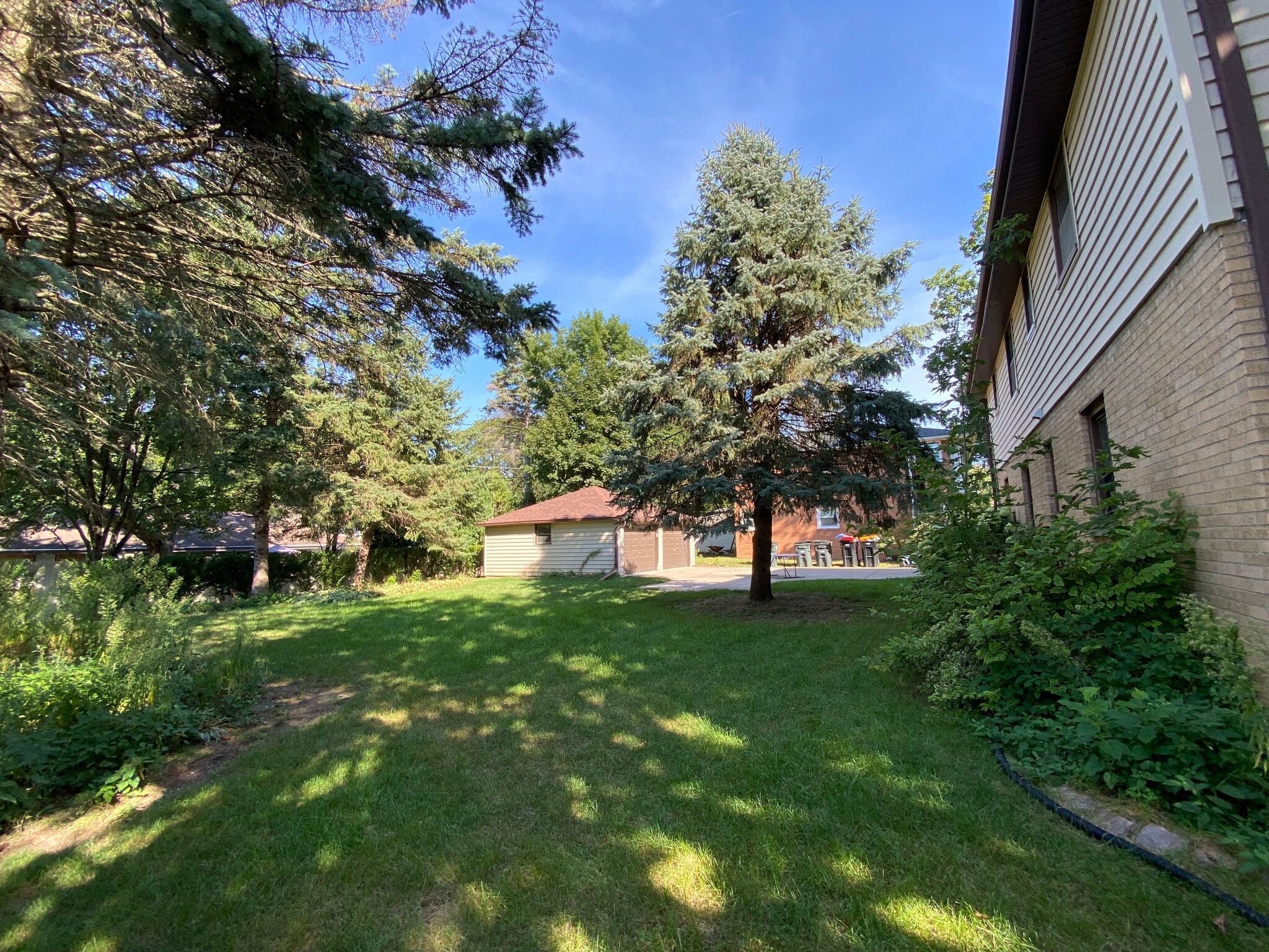 Yard - 1661 N 116th St