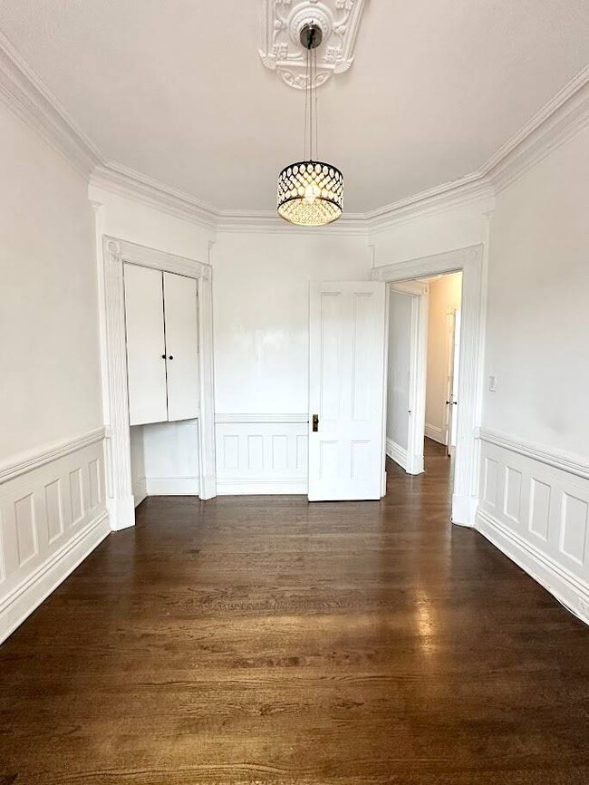 Building Photo - 108 4th St