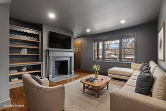 Building Photo - Heritage Historic - Unit A