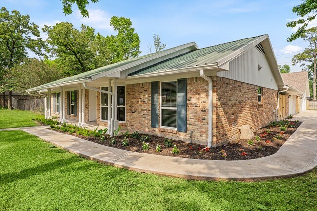 Building Photo - 25802 Maplewood Dr