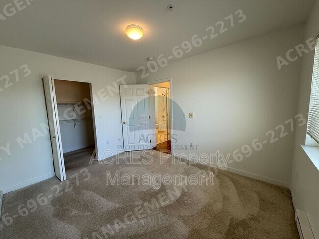 Building Photo - 524 6th Ave W