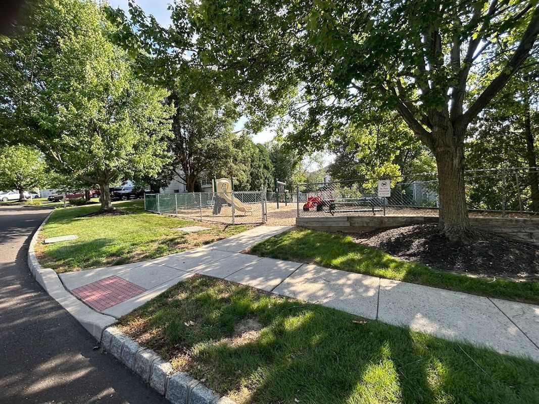 Building Photo - 2623 Virginia Ln