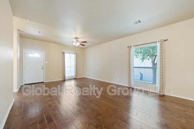 Building Photo - 308 Rustic Tr