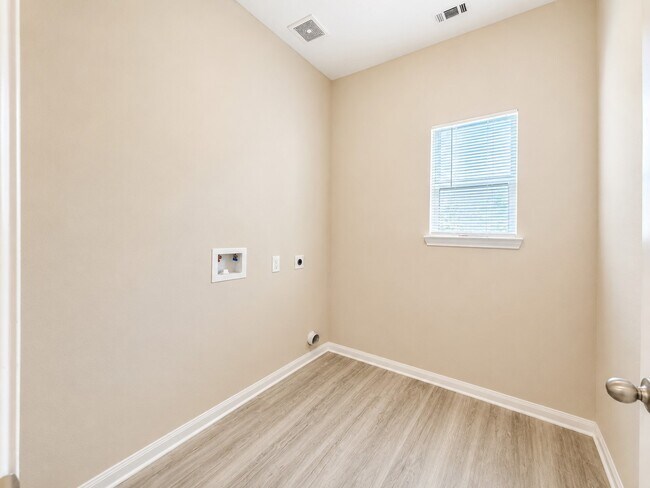Building Photo - 3986 Avenue B