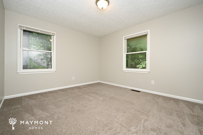 Building Photo - 525 Knollwood Dr