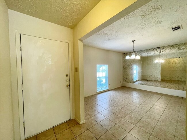 Building Photo - 4502 Mossygate Dr