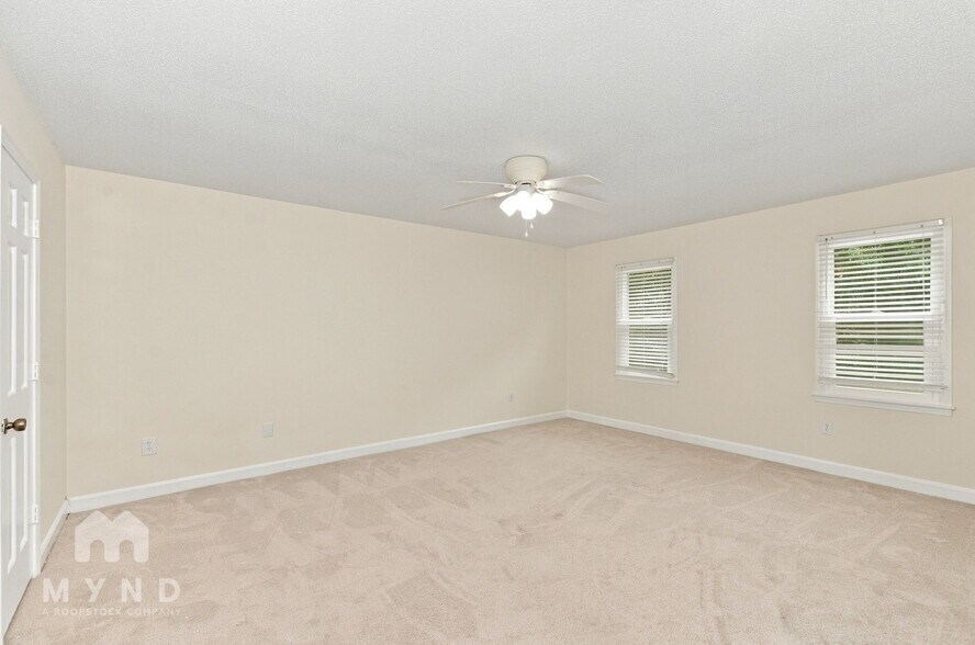 Building Photo - 2335 Hickory Crest Dr