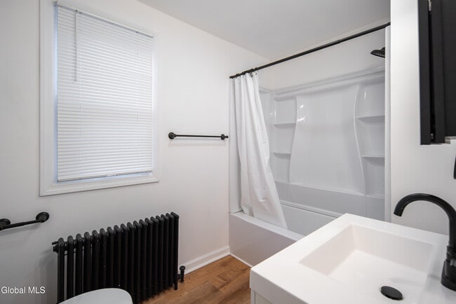 Building Photo - 364 Altamont Ave