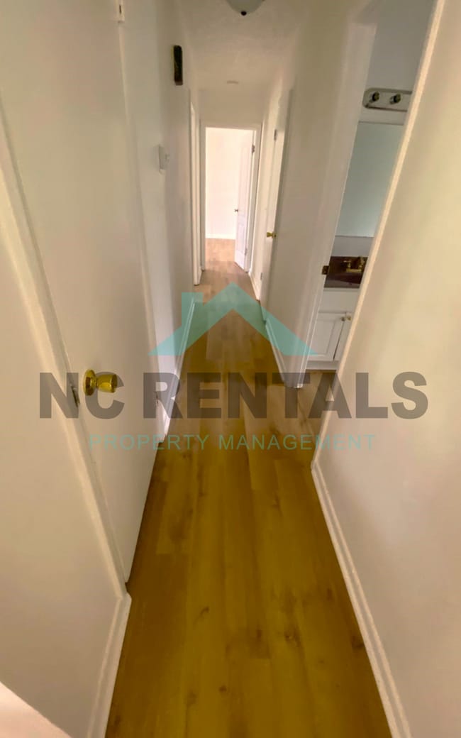 Building Photo - 730 Motor Rd