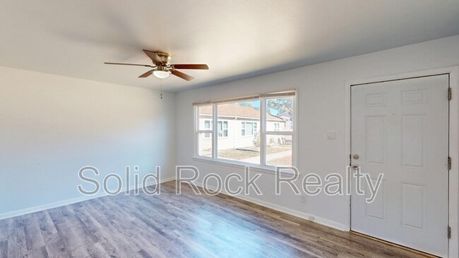 Building Photo - 1212 Janes Ln