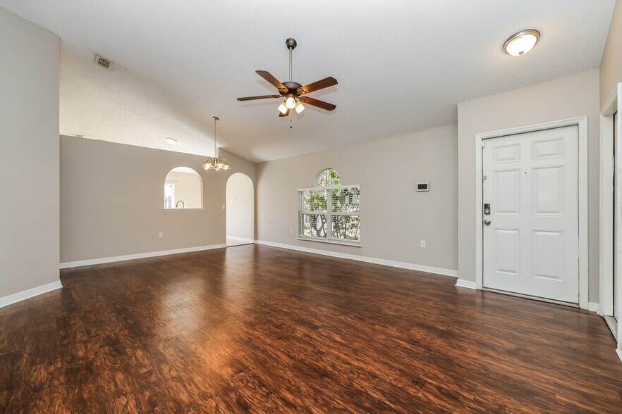 Building Photo - 11426 Ivy Flower Loop