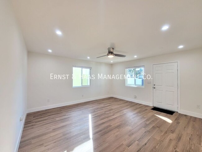 Building Photo - Beautifully Remodeled 2 Bedroom Home with ...