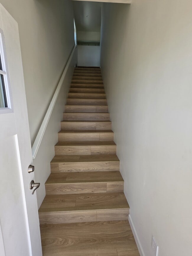 Building Photo - AVAILABLE NOW - 1 Bed, 1 Bath Morro Bay Apartment with Ocean View