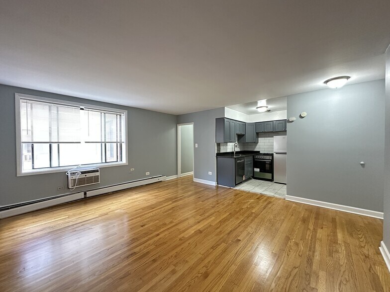 Building Photo - 1515 W Morse Ave