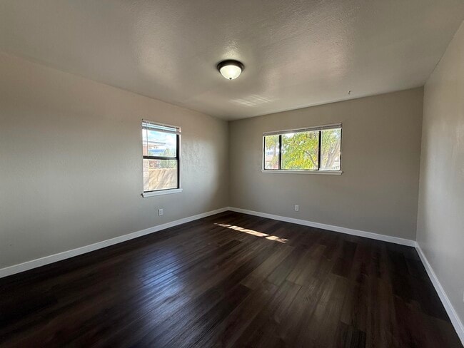 Building Photo - 1404 Chaco Ave