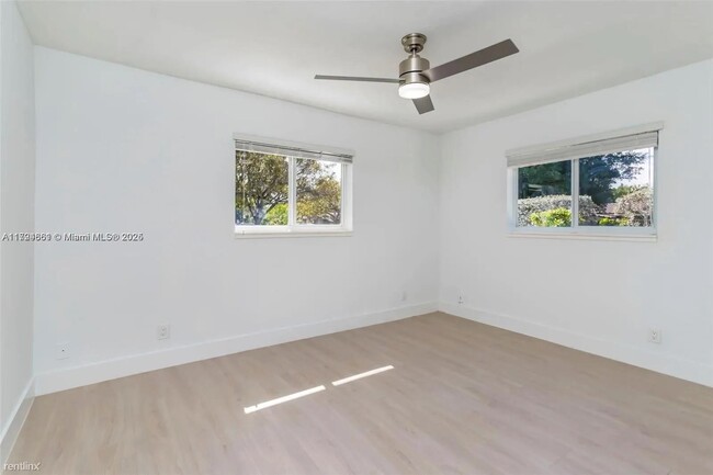 Building Photo - 1421 NE 30th Ct