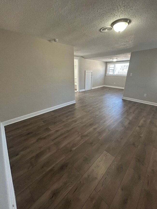 Building Photo - Spacious 4 Bed, 2 Bath Home in Prime Rockhill/Plaza Area Location