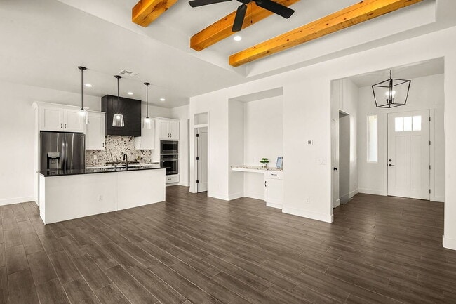 Building Photo - Single Family Home