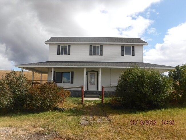 Building Photo - Gorgeous Home on 20 Acres- Horses Welcome!