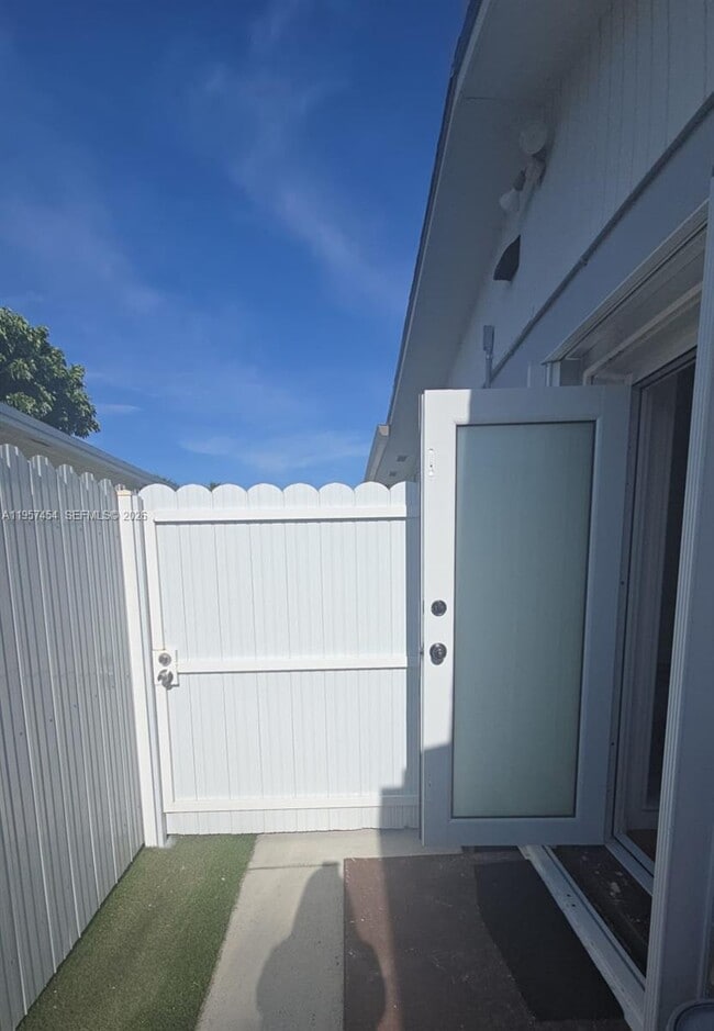 Building Photo - 19733 SW 119th Ct