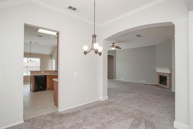 Building Photo - 1044 Southfork Dr